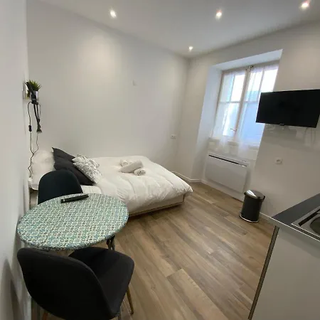 Apartment Studios *